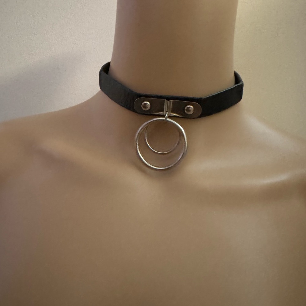 Black Choker Necklace with Silver Rings - Picture 1 of 2